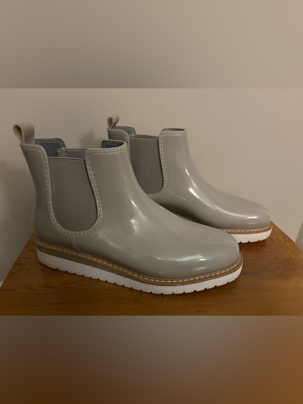 Steve Madden Light Gray Gloss Chelsea Rain Bootie